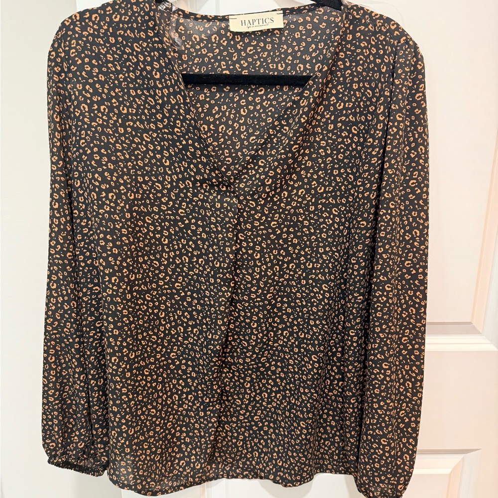 NWOT Haptics Women's Black and Tan Patterned Blouse